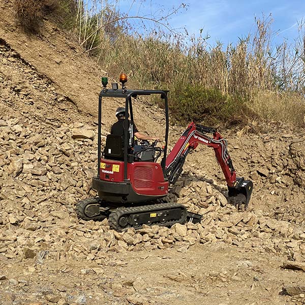 Mini Escavadora Yanmar VIO17