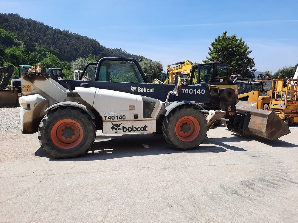 Bobcat T40-140 Telehandler