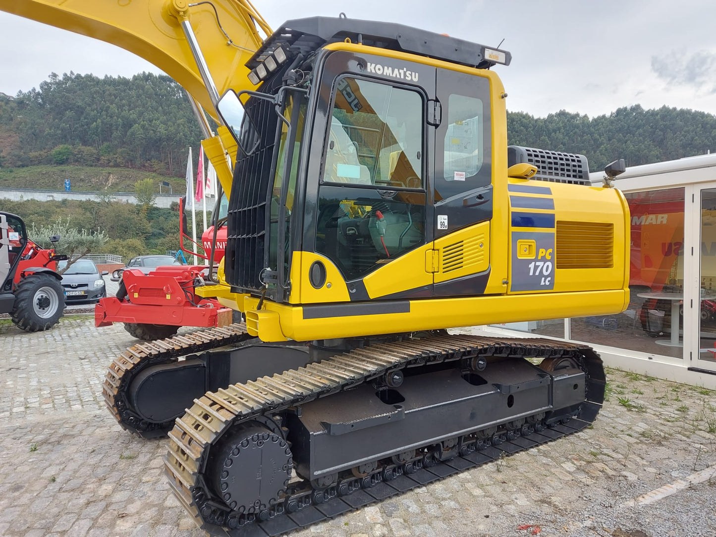 Escavadora de Rastos Komatsu PC170LC-11