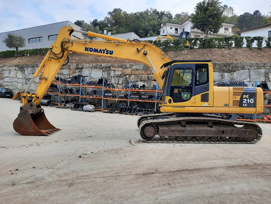 Escavadora de Rastos Komatsu PC210LC-8K