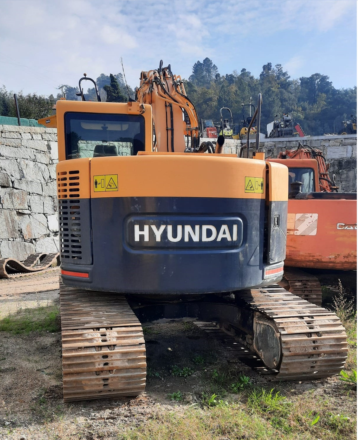 Escavadora de Rastos Hyundai Robex 145LCR-9A