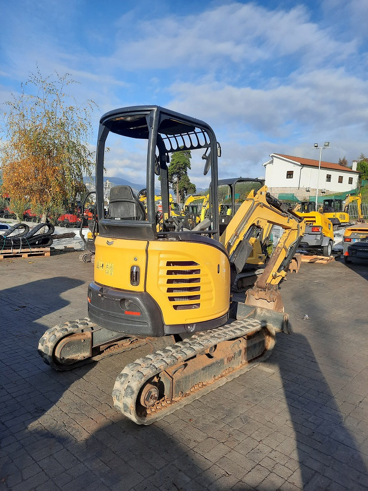 Mini-pelle Canop Yanmar VIO26-6.