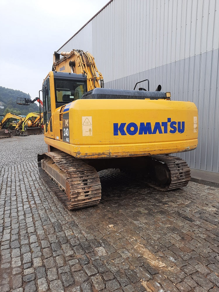 Escavadora de Rastos Komatsu PC240NLC-8