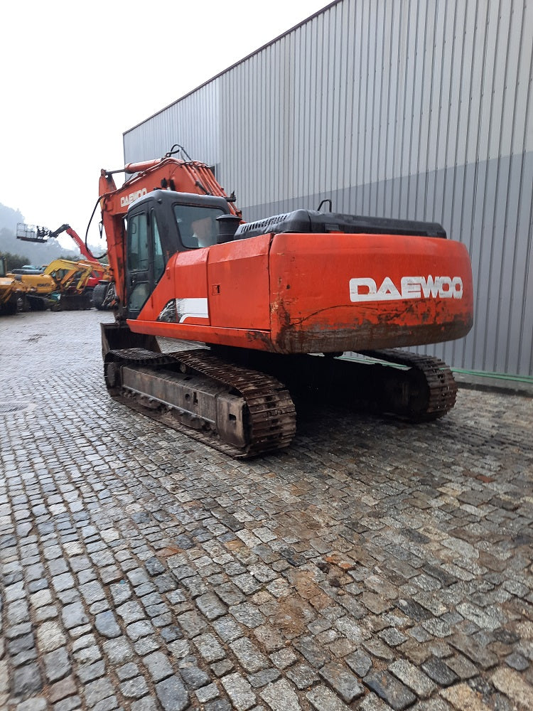 Daewoo Solar 255LC-V Crawler Excavator