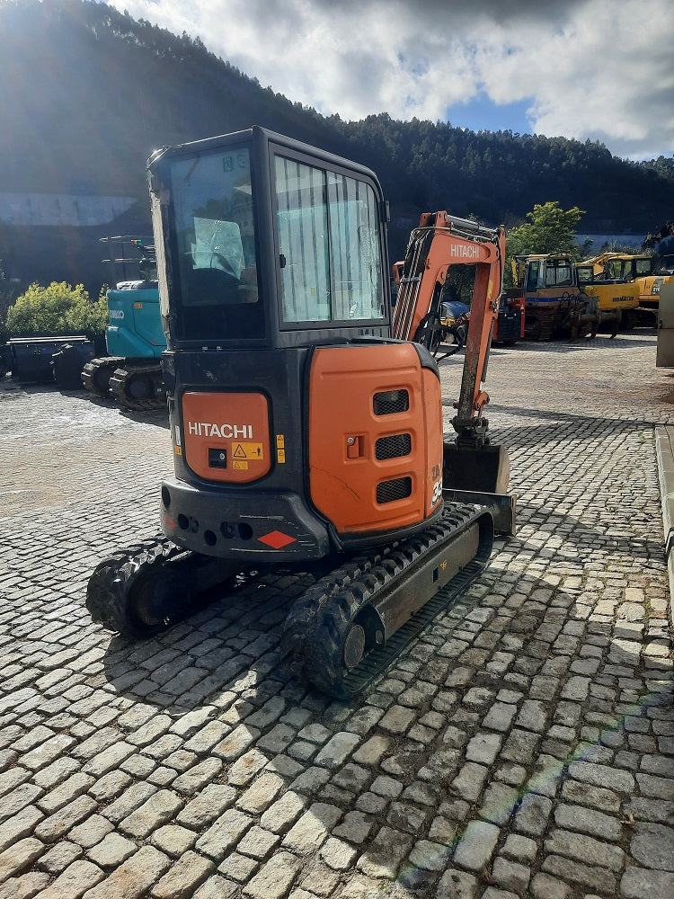 Mini Escavadora Hitachi ZX33U-6CLR