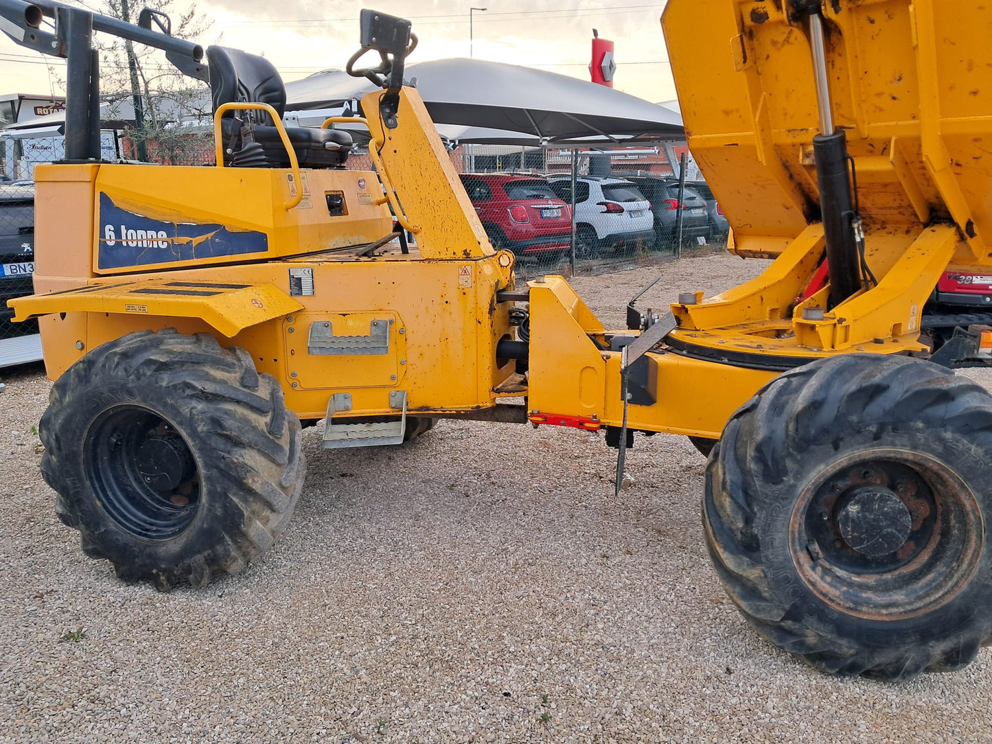 Dumper Thwaites Mach2061